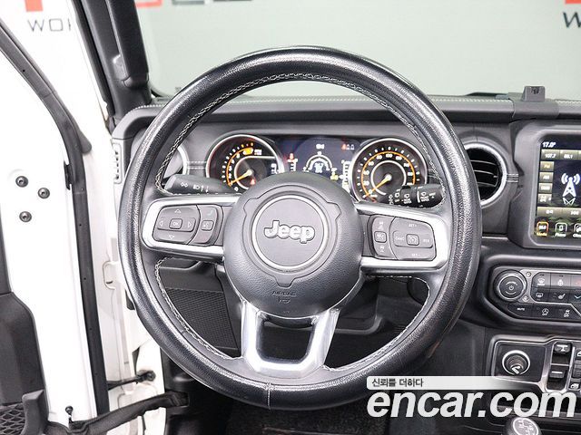 Jeep Wrangler 2022 — фото 10