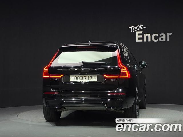 Volvo XC60 2022 — фото 4