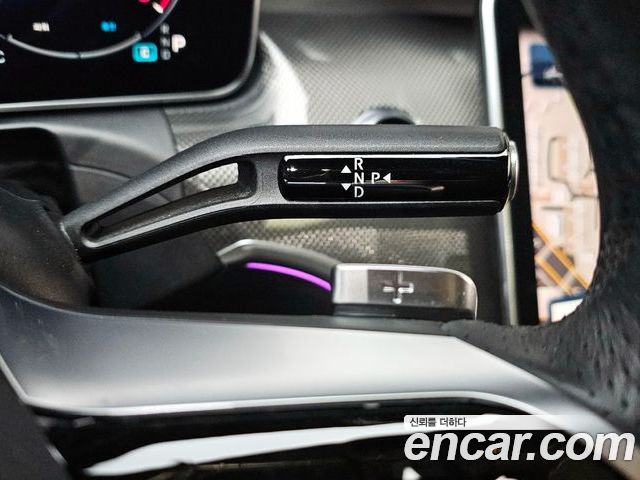 Mercedes-Benz C-Class 2023 — фото 9