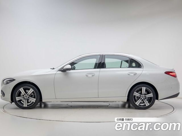 Mercedes-Benz C-Class 2026 — фото 8