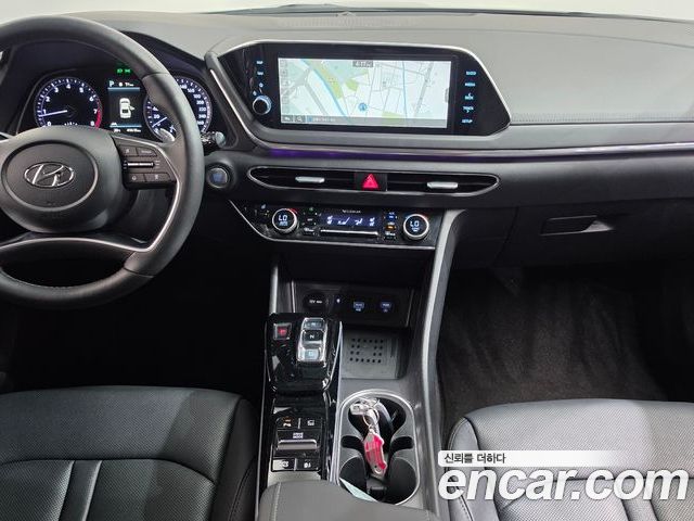 Hyundai Sonata 2022 — фото 10