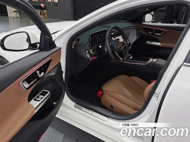 Mercedes-Benz E-Class 2025 — фото 10