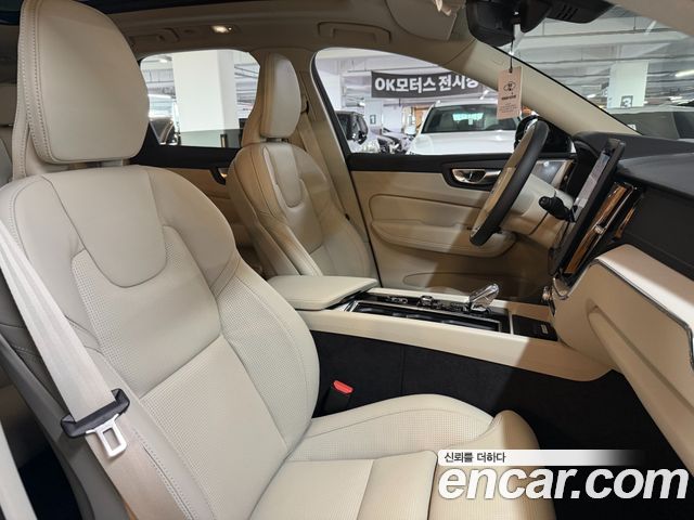 Volvo XC60 2026 — фото 10