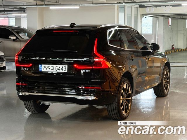Volvo XC60 2026 — фото 2