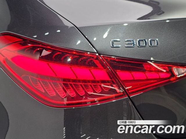 Mercedes-Benz C-Class 2023 — фото 9