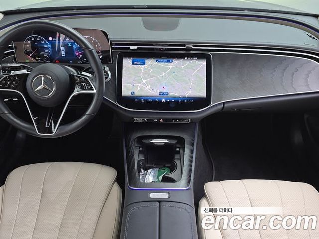 Mercedes-Benz E-Class 2024 — фото 10