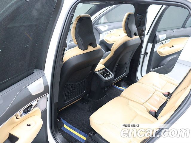 Volvo XC90 2024 — фото 10