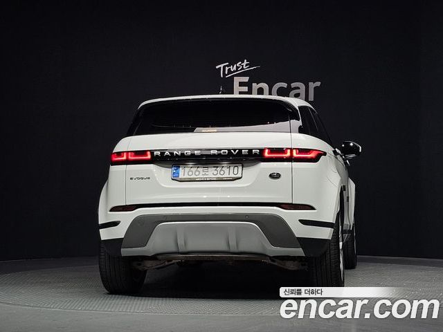 Land Rover Range Rover Evoque 2023 — фото 4