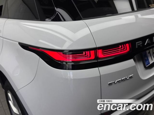 Land Rover Range Rover Evoque 2023 — фото 9