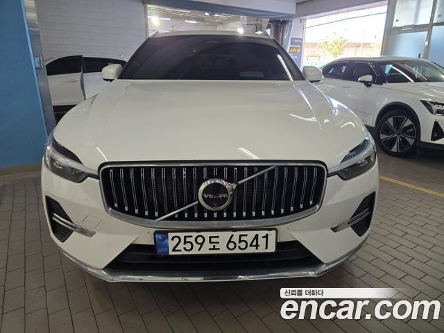 Volvo XC60 2025 — фото 2