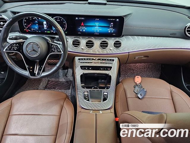 Mercedes-Benz E-Class 2023 — фото 10