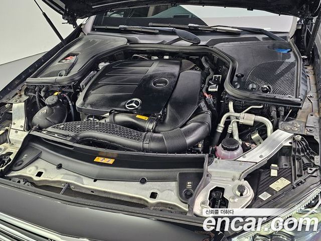 Mercedes-Benz E-Class 2023 — фото 6