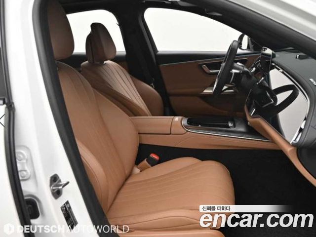 Mercedes-Benz E-Class 2025 — фото 10