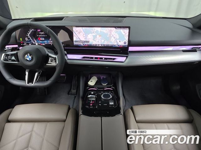 BMW 5 Series 2025 — фото 10