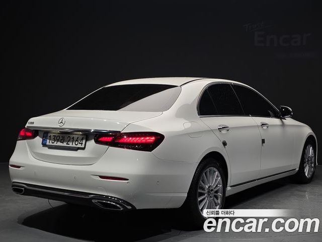 Mercedes-Benz E-Class 2022 — фото 2