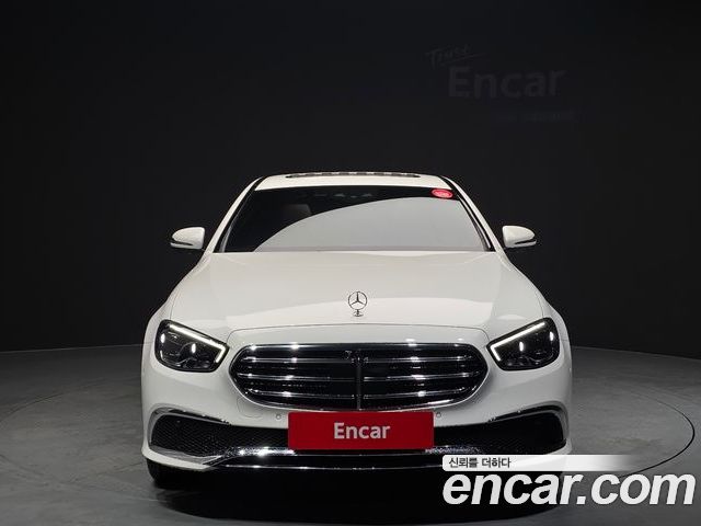 Mercedes-Benz E-Class 2022 — фото 3