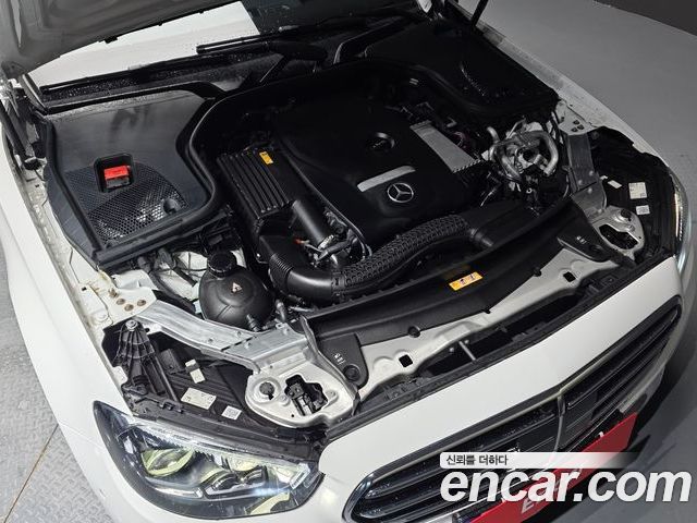 Mercedes-Benz E-Class 2022 — фото 6