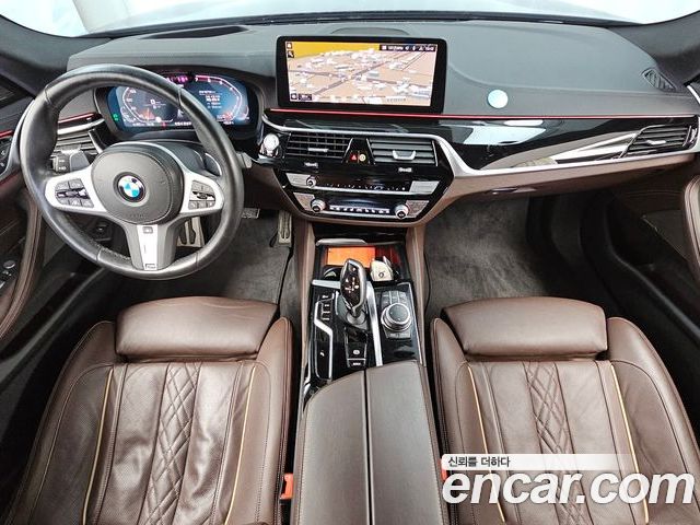 BMW 5 Series 2022 — фото 10