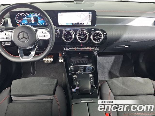 Mercedes-Benz CLA 2023 — фото 7