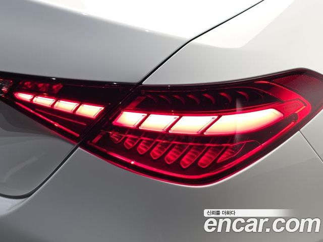 Mercedes-Benz C-Class 2022 — фото 9