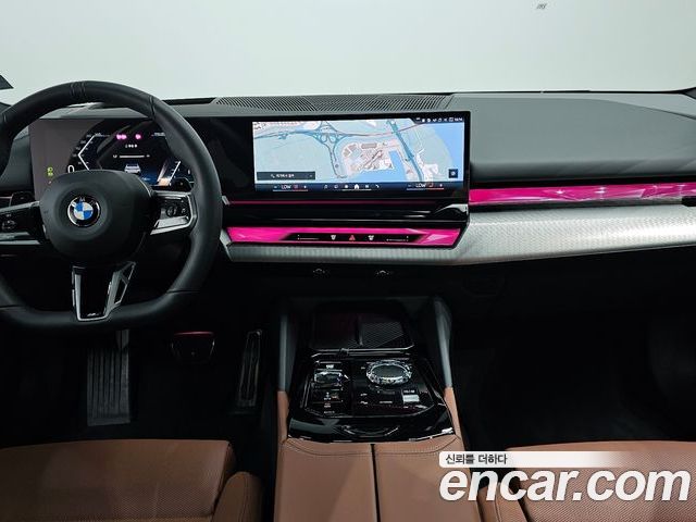 BMW 5 Series 2025 — фото 10