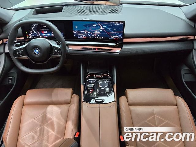BMW 5 Series 2024 — фото 10