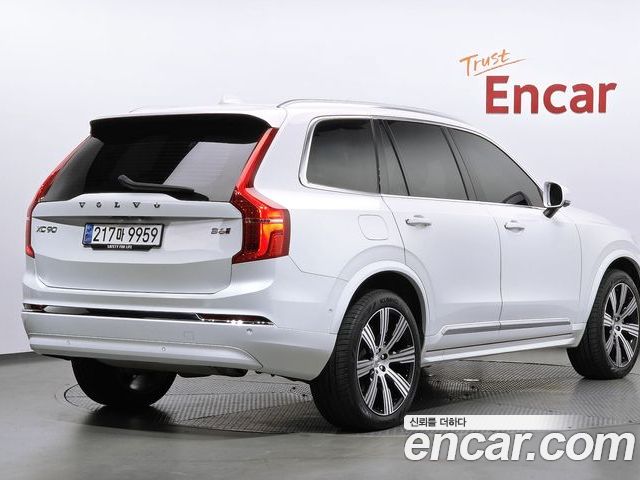 Volvo XC90 2023 — фото 2