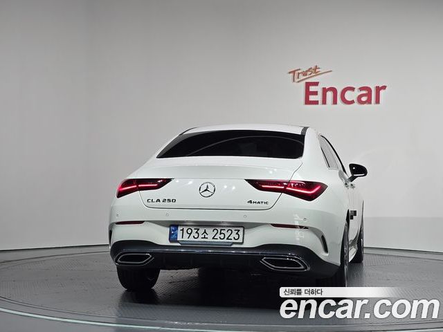 Mercedes-Benz CLA 2024 — фото 4