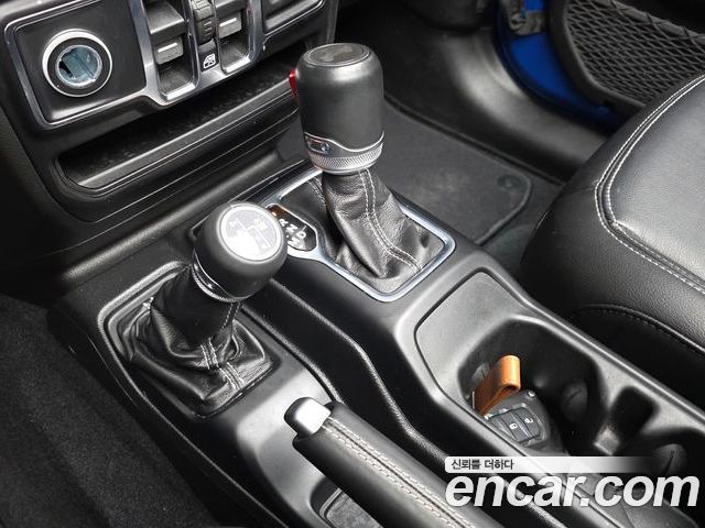 Jeep Wrangler 2022 — фото 9