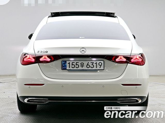 Mercedes-Benz E-Class 2024 — фото 4