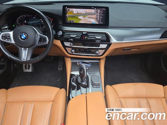 BMW 5 Series 2022 — фото 10