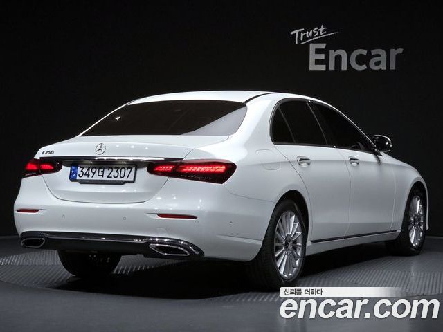 Mercedes-Benz E-Class 2022 — фото 2