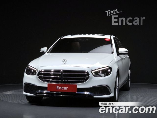 Mercedes-Benz E-Class 2022 — фото 3