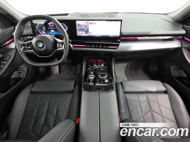 BMW 5 Series 2024 — фото 10