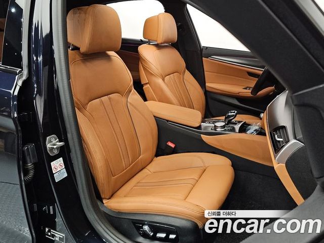BMW 5 Series 2022 — фото 10
