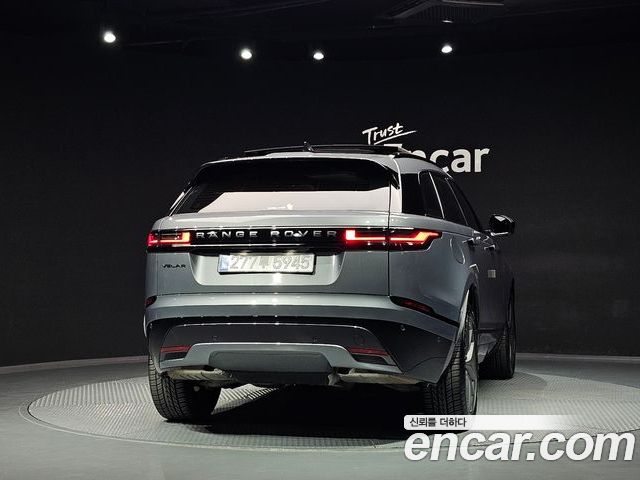 Land Rover Range Rover Velar 2026 — фото 4