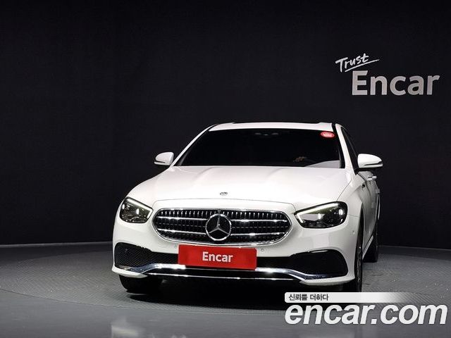Mercedes-Benz E-Class 2022 — фото 3