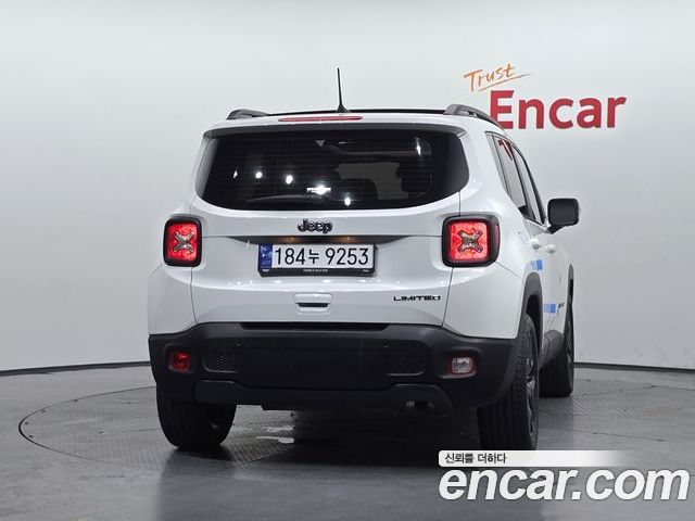 Jeep Renegade 2022 — фото 4