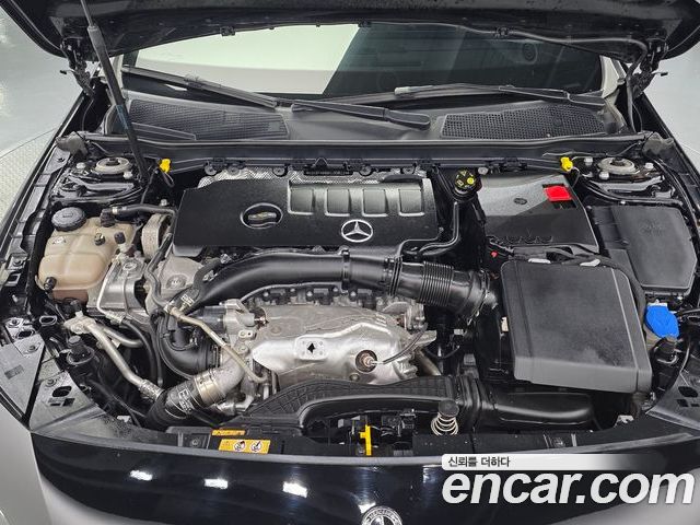 Mercedes-Benz A-Class 2022 — фото 6