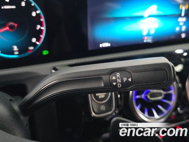 Mercedes-Benz A-Class 2022 — фото 9