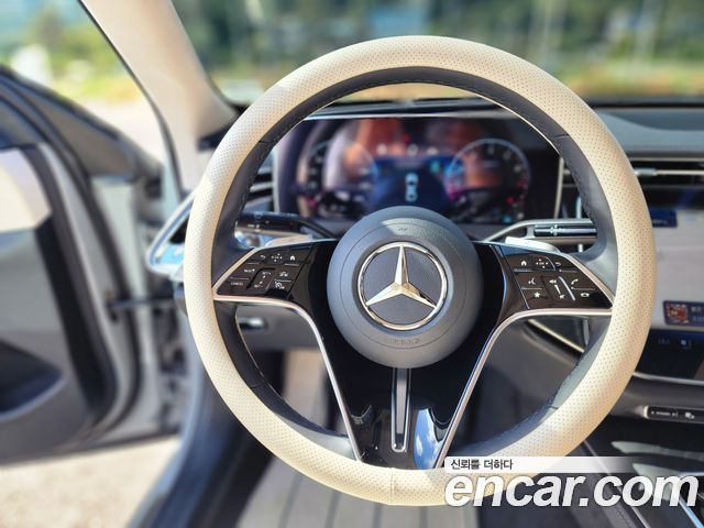Mercedes-Benz E-Class 2025 — фото 10