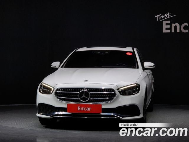 Mercedes-Benz E-Class 2022 — фото 3