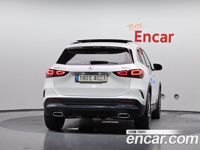 Mercedes-Benz GLA 2023 — фото 4