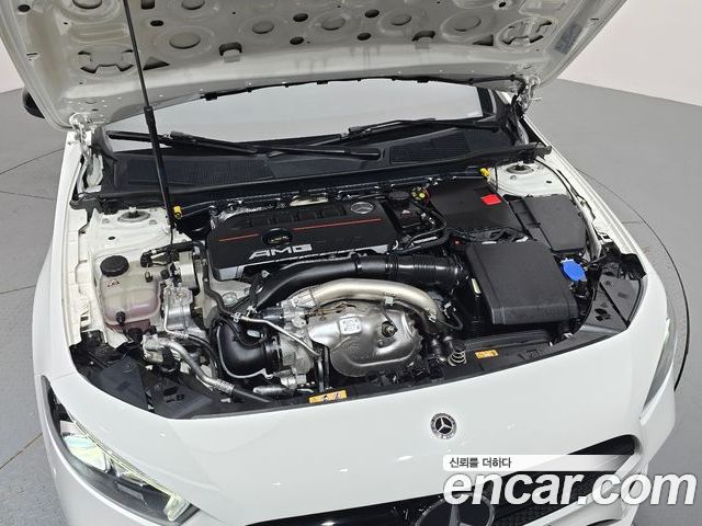 Mercedes-Benz A-Class 2023 — фото 6