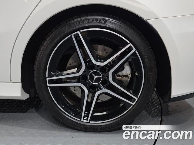 Mercedes-Benz A-Class 2023 — фото 7