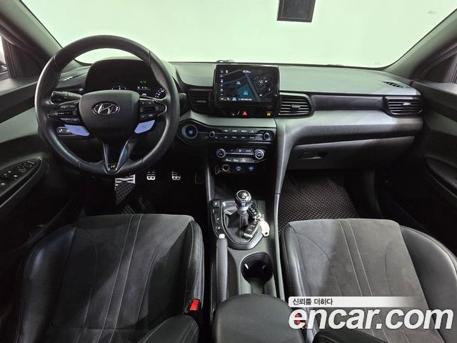 Hyundai Veloster 2022 — фото 10