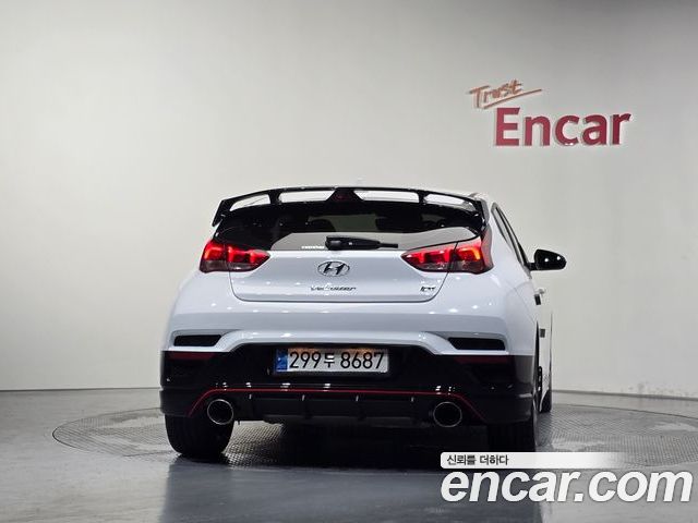Hyundai Veloster 2022 — фото 4