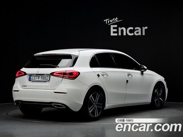 Mercedes-Benz A-Class 2023 — фото 2