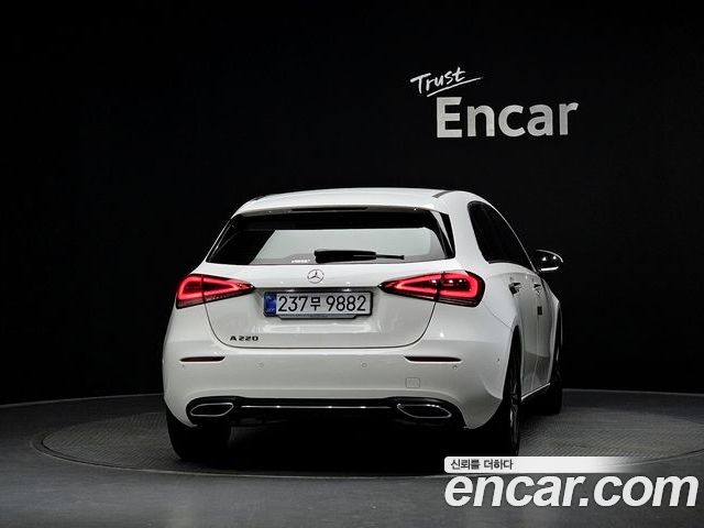 Mercedes-Benz A-Class 2023 — фото 4