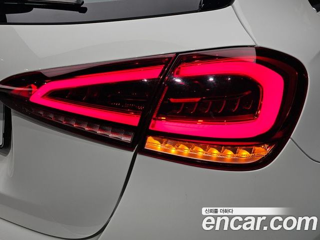 Mercedes-Benz A-Class 2023 — фото 9
